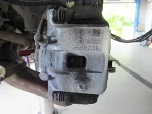 Bremszange vorne links