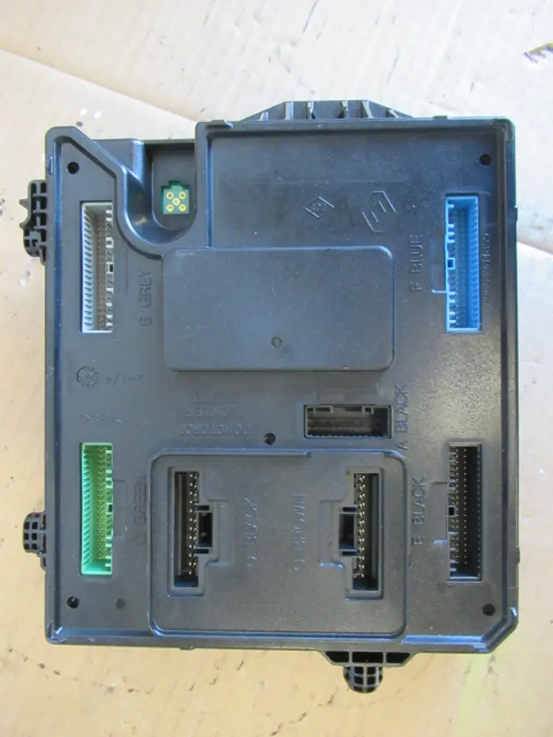 Calculateur réseau de bord