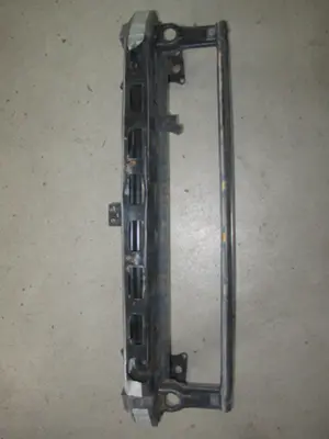 Stossstangenhalter vorne