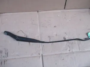 Wischerarm vorne links