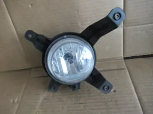 Feu antibrouillard avant droit