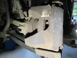 Bremszange vorne links