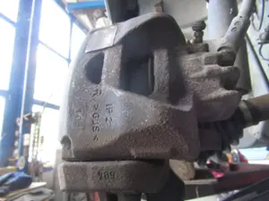 Bremszange vorne rechts