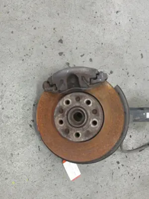 Achsschenkel vorne links