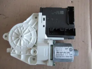 Fensterheber vorne links