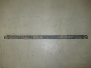 Traverse unter Kühler