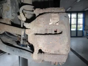 Bremszange vorne links