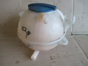 Réservoir d'eau compartiment moteur