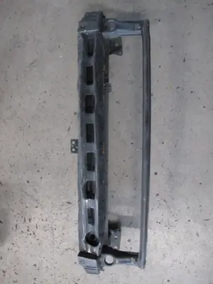 Stossstangenhalter vorne