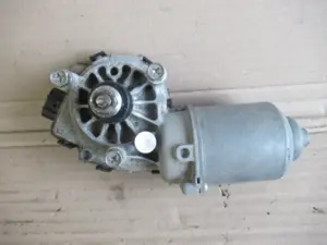 Wischermotor vorne