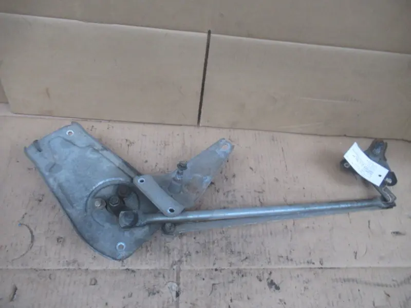 Moteur essuie-glace avant