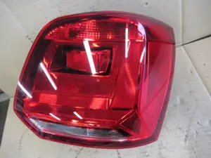 Feu arrière droit