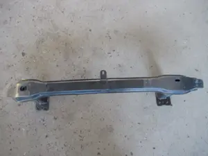 Stossstangenhalter vorne