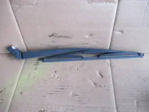 Bras essuie-glace arrière