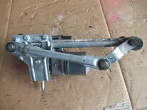 Wischergestänge vorne