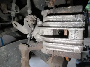 Bremszange hinten links