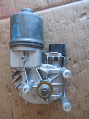 Wischermotor vorne