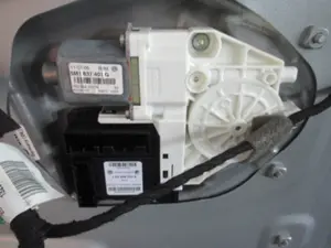 Fensterheber vorne links