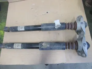 Stossdämpfer hinten