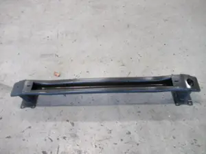 Stossstangenhalter hinten