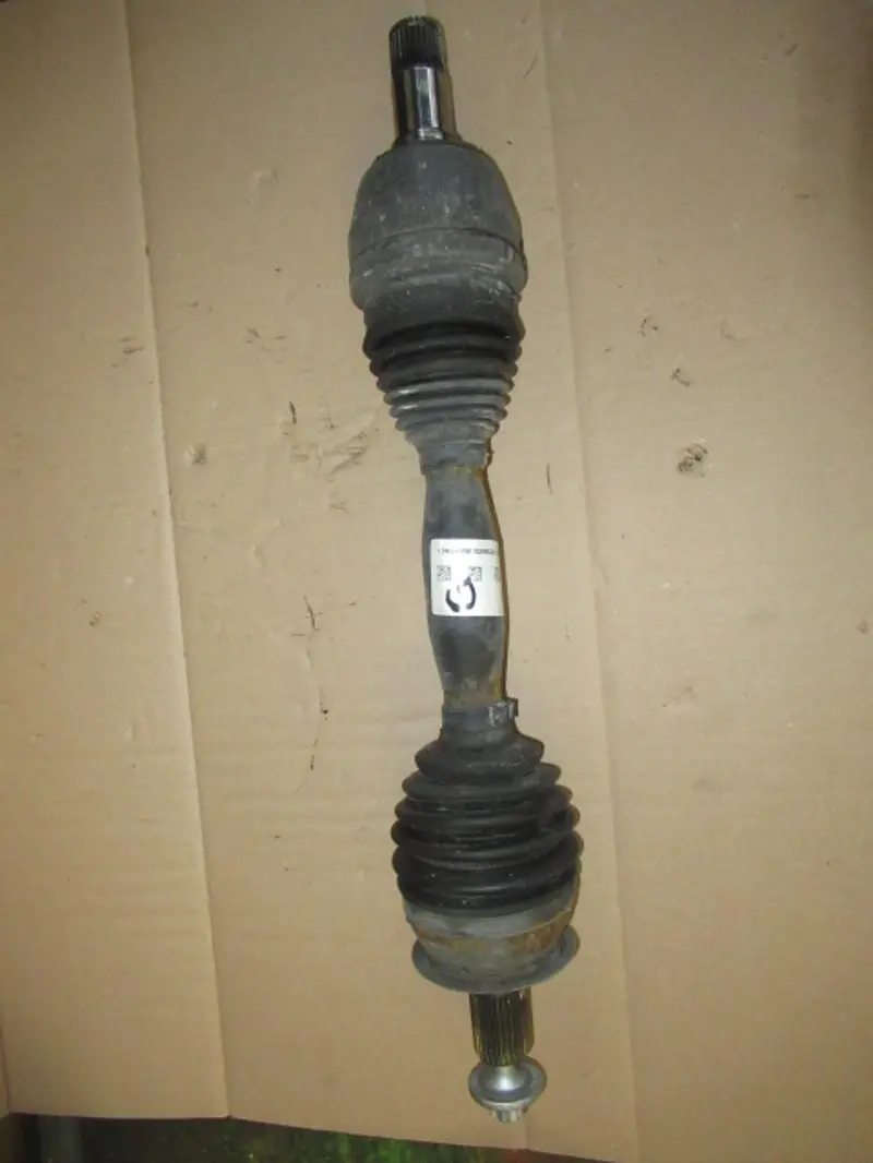 Arbre de transmission avant gauche