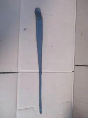 Wischerarm vorne links