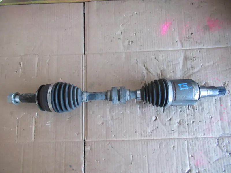 Arbre de transmission avant gauche