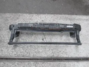 Stossstangenhalter vorne