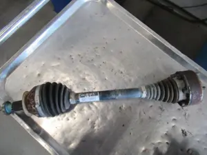 Antriebswelle vorne links