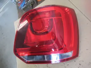 Feu arrière droit