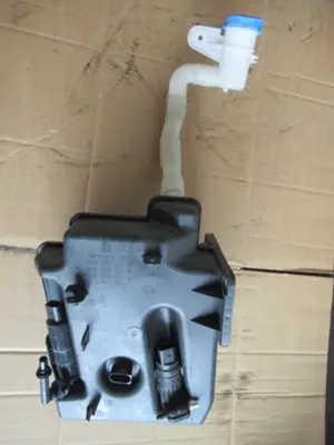 Réservoir d'eau compartiment moteur