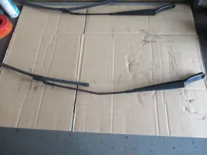 Wischerarm vorne rechts