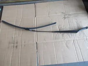 Wischerarm vorne links