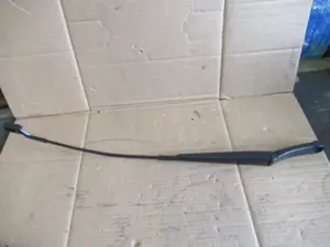 Wischerarm vorne rechts