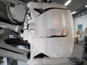 Bremszange vorne links