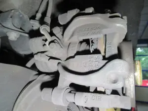 Bremszange hinten links