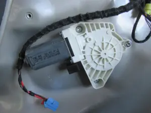 Fensterheber vorne links