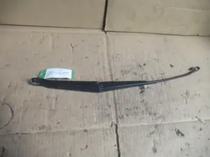 Wischerarm vorne links