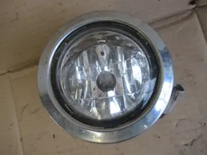 Feu antibrouillard avant gauche