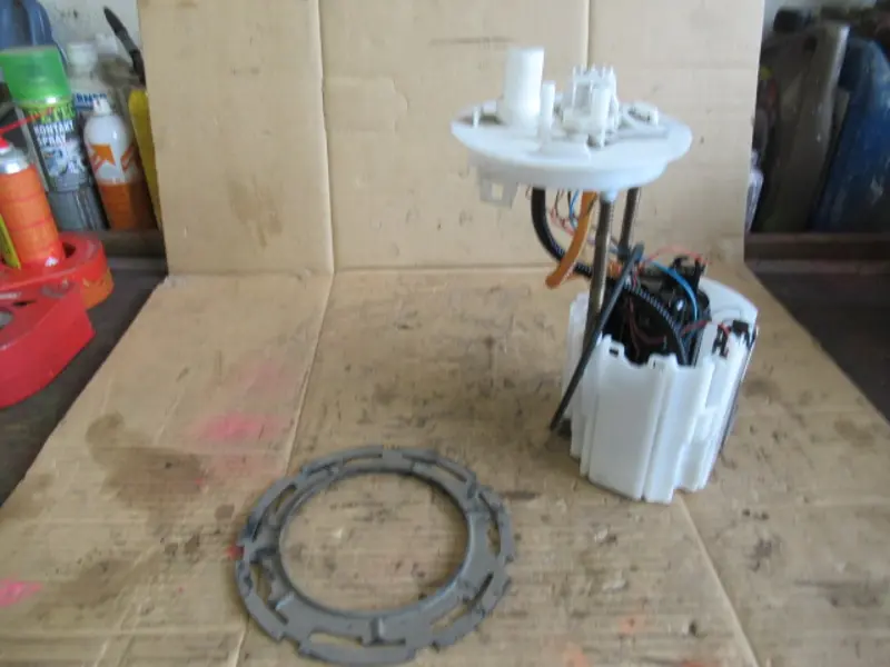 Pompe à essence électrique