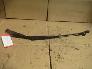 Wischerarm vorne links