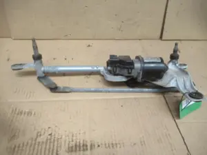 Wischermotor vorne