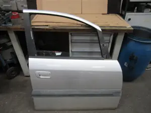 Porte avant droite