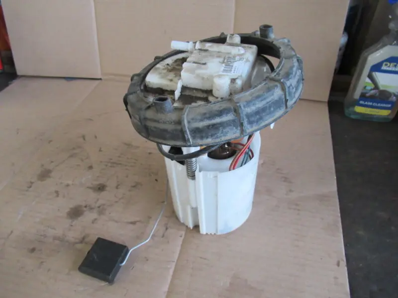 Pompe à essence électrique