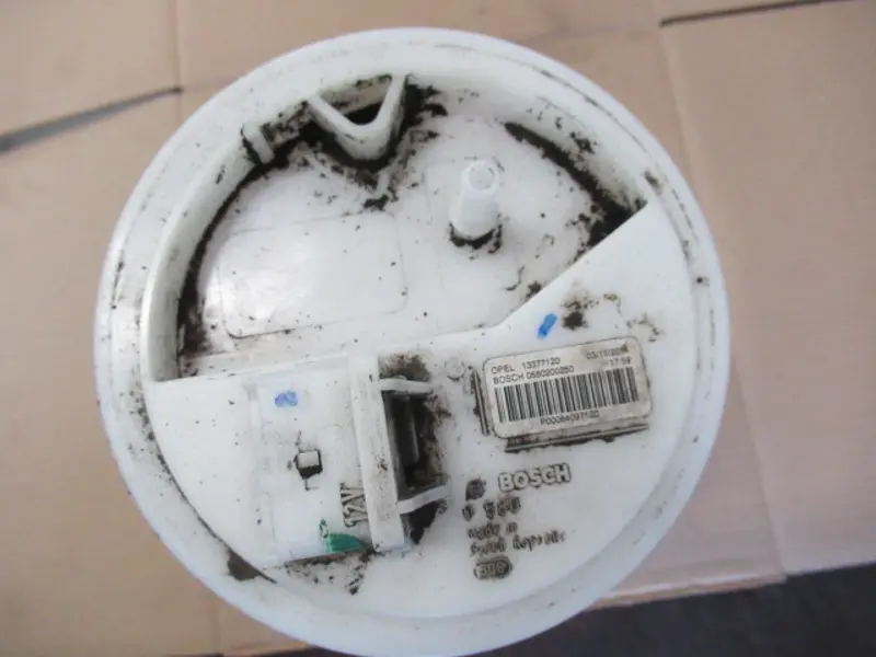 Pompe à essence électrique