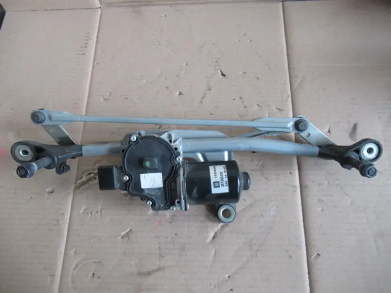 Moteur essuie-glace avant