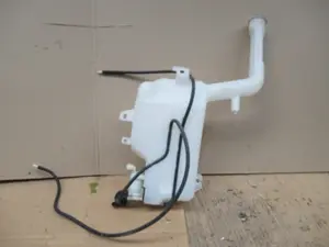 Wasserbehälter Motorraum