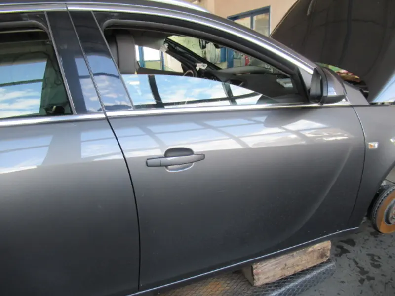 Porte avant droite