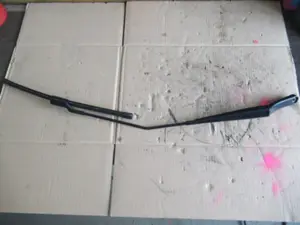 Wischerarm vorne rechts