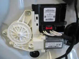 Fensterheber vorne links